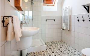 Chcesz komfortowo, rodzinnie lub z przyjaciółmi, wypocząć w Tatrach? Przyjedź do Szeligówki, gdzie widok na szczyty i zacisza luksusowych wnętrz będą wymarzonym ukojeniem