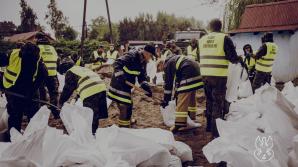 [VIDEO] Wojsko aktywnie walczy z powodzią i wspiera potrzebujących