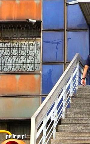 Zerwał kobiecie łańcuszek z szyi. Zatrzymał go świadek! 