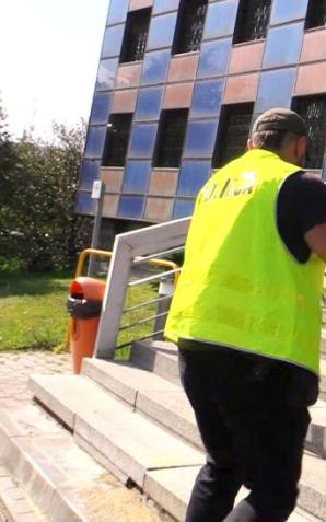 Katowice: Zarzuty dla 37-latka, który uciekał kradzionym autem