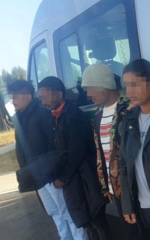 Serbowie? Ukraińcy? Nie, Nepalczycy nielegalnie przekroczyli granicę ukryci w naczepie tira