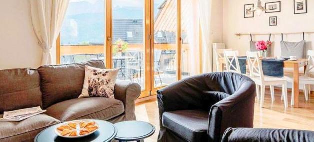 Chcesz komfortowo, rodzinnie lub z przyjaciółmi, wypocząć w Tatrach? Przyjedź do Szeligówki, gdzie widok na szczyty i zacisza luksusowych wnętrz będą wymarzonym ukojeniem