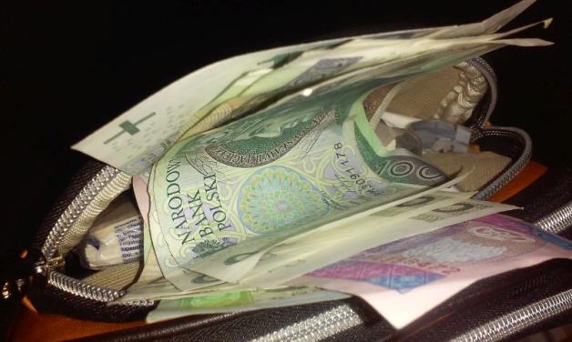 Nieuczciwa pracownica usłyszała ponad 600 zarzutów