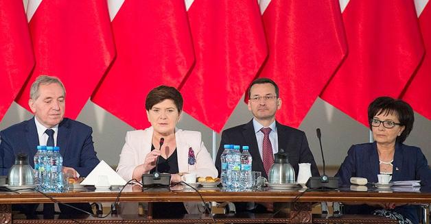 Premier Beata Szydło: Dobrobyt firm powinien przekładać się na lepsze życie Polaków