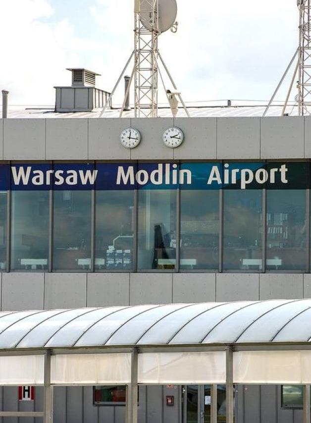 Wyłudzony francuski dokument podróży dla uchodźcy z Mongolii